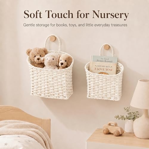 coeusy set of 2 wicker wall basket, paper, close-up detail