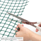 heavy-duty plastic mesh netting, green, 35.4 x 197, close-up detail