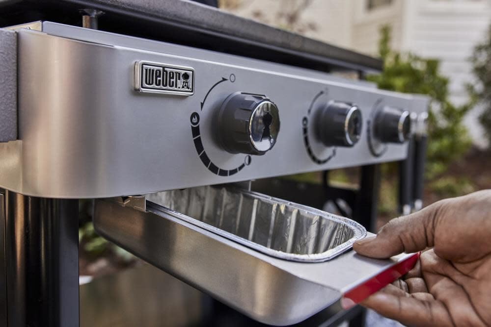 Weber® Griddle Scraper, Stainless Steel Griddle Tool | Non‑Slip Easy‑Grip Handle with Hang Loop for Efficient Grease & Grime Removal, Dishwasher Safe - Griddle Accessory