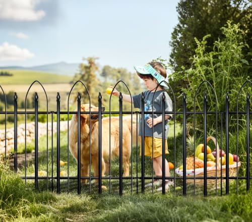 thealyn garden fence 32" h x 24" w shown in use