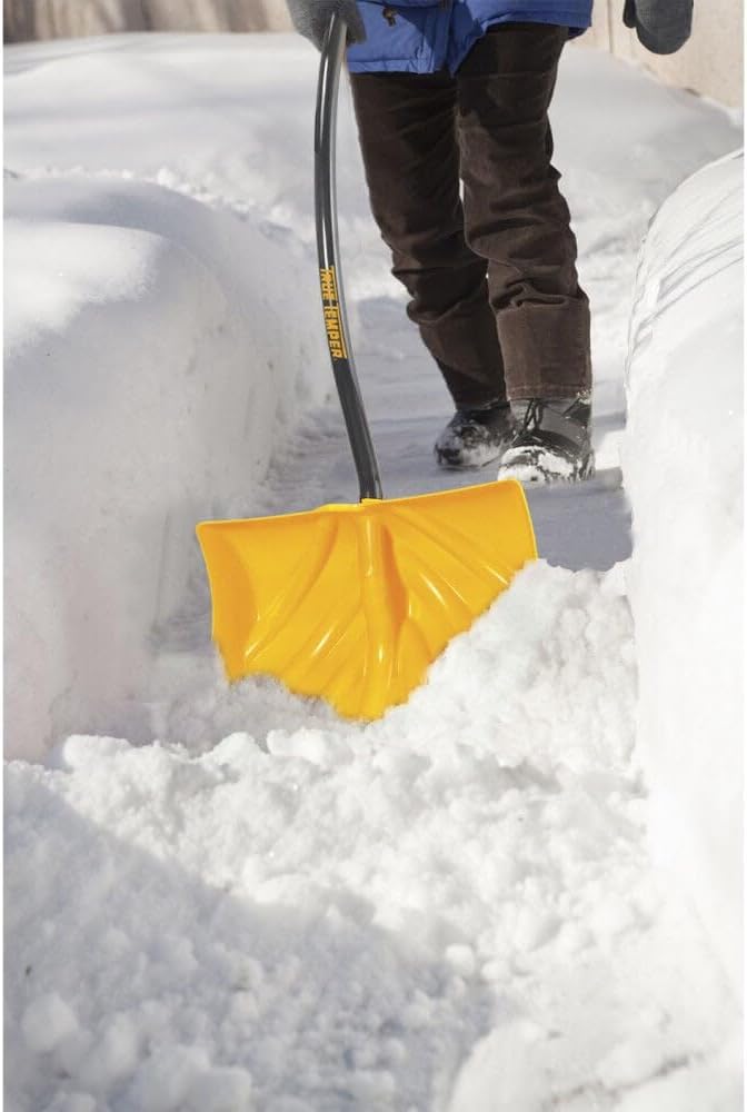 true temper 1603400 poly snow shovel/pusher with ergonomic showing dimensions