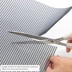 heavy-duty plastic mesh netting, black, 35.4 x 197, close-up detail