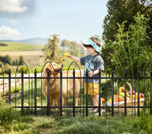 thealyn garden fence 24" h x 24" w shown in use