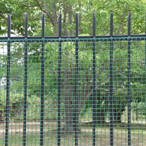 heavy-duty plastic mesh netting, green, 35.4 x 197, front angle view