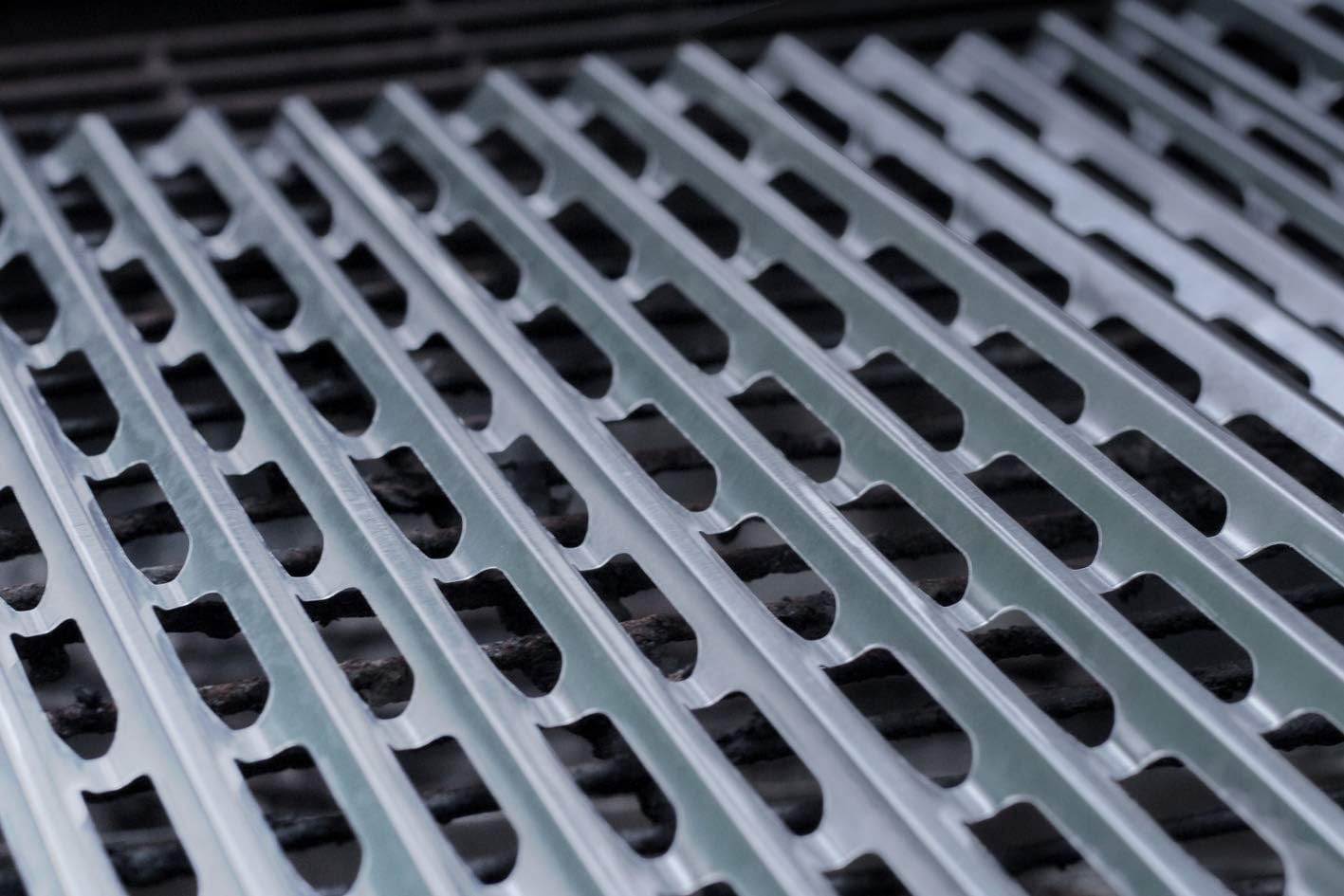 Food Grade Aluminum Disposable Grill Grate Liners, Pack of 12 Grill Toppers/Liners (12 x 20 Inch)
