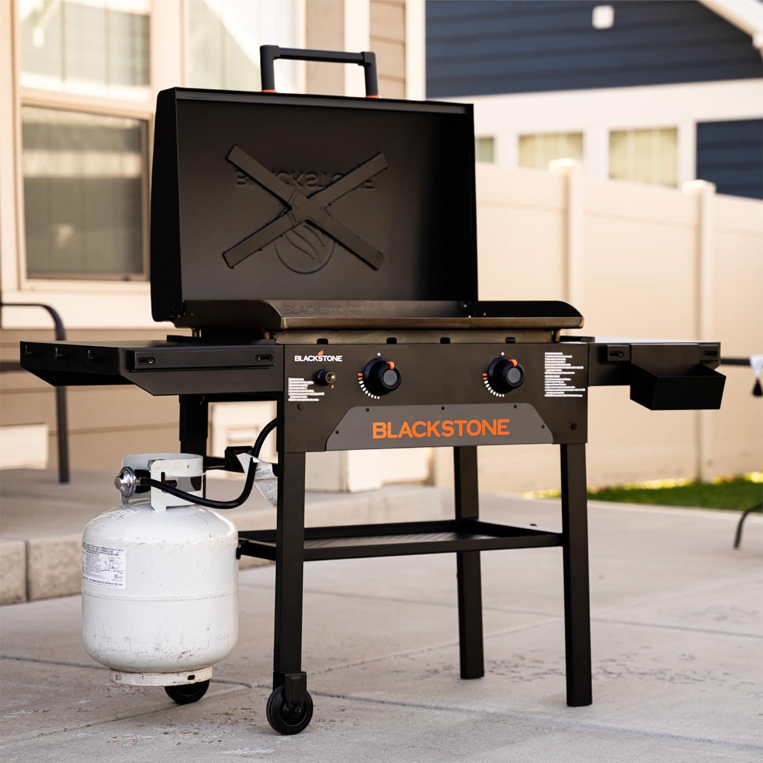 Blackstone 2287 Original 28” Omnivore Griddle with X-Braced Hood, Powder Coated Steel, Black