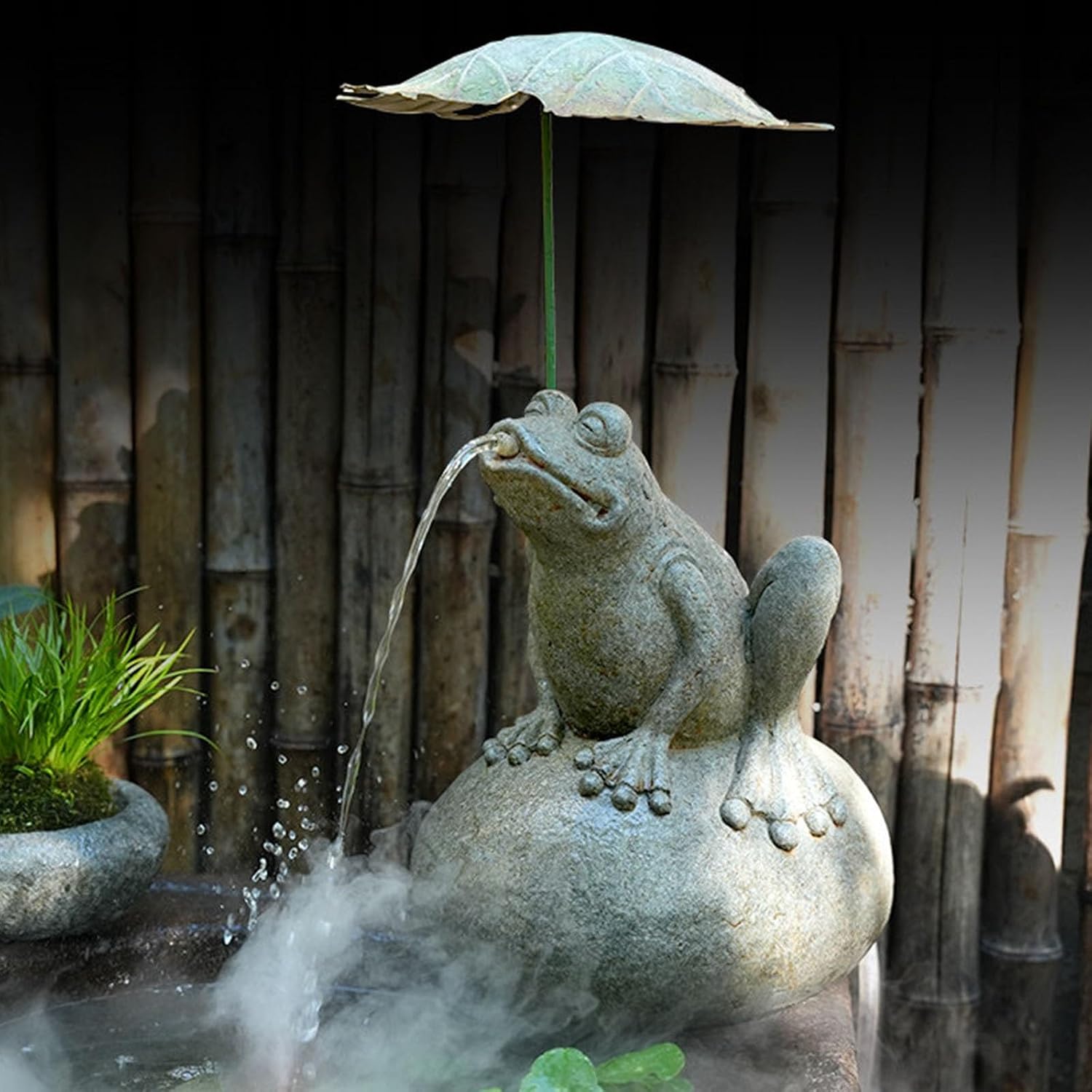 Artificial Stone Frog Water Spitter Animal Pond Fountains Includes Water Pump Outdoor Water Feature Statue Ponds Water Garden Decor(Jumping Frog)