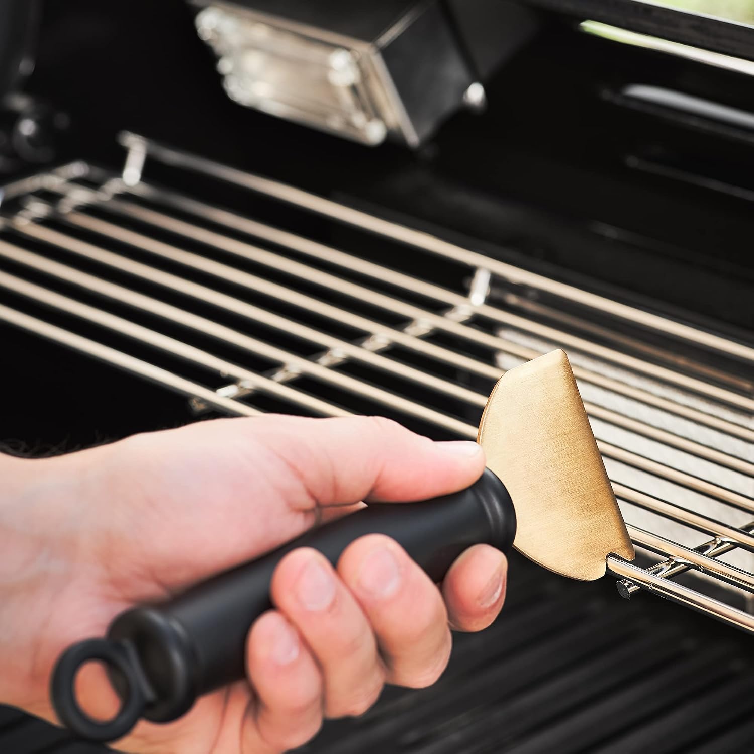 Rösle 25393 Universalschaber Scrap X Barbecue Scraper with Two-Sided Blade, Black/Brass Colour
