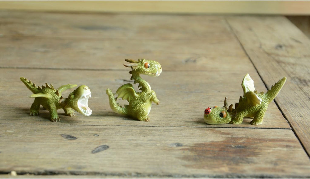 Top Collection 4414 Miniature Fairy Garden & Terrarium Mini Dragon Playing with Ladybug Statue, Small