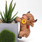 CXYCzsbjCute Rock Climbing Highland Bull Statue Flowerpot Hugging Device, Resin Hanging Highland Bull Statue Outdoor Decorative Fence, Courtyard Lawn Garden Courtyard Decoration