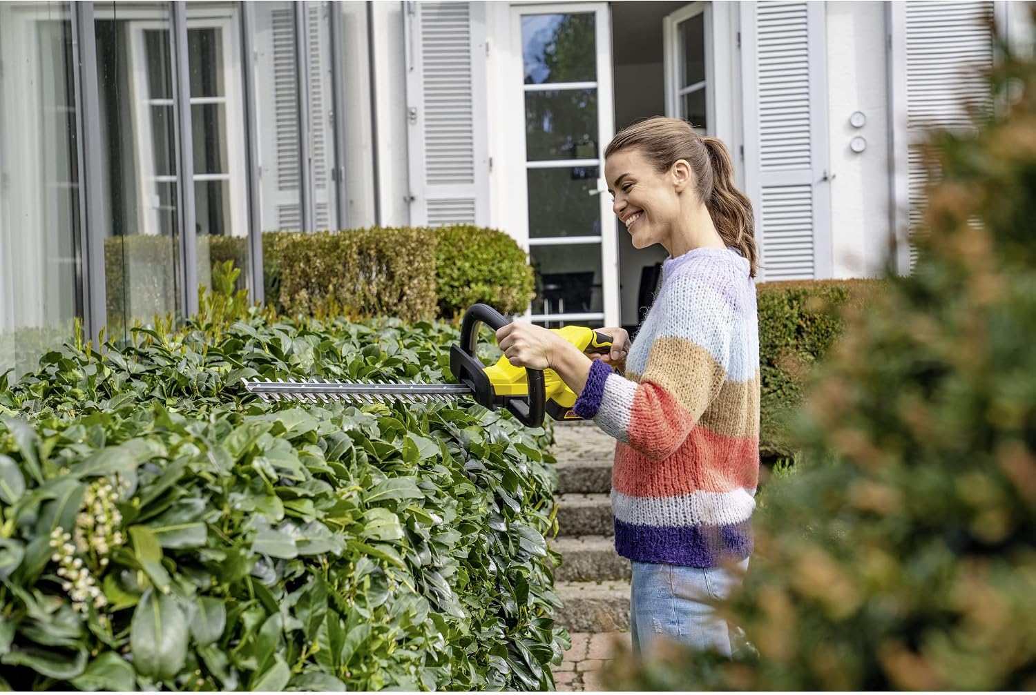 Kärcher 18 V Hedge Trimmer HGE 18-45, Cutting Length: 45 cm, ‎Diamond Cutting Blade, Weight: 2.68 kg, Cordless, Power: max. 250-500 m, Compatible with 18 V Battery, Battery not Included