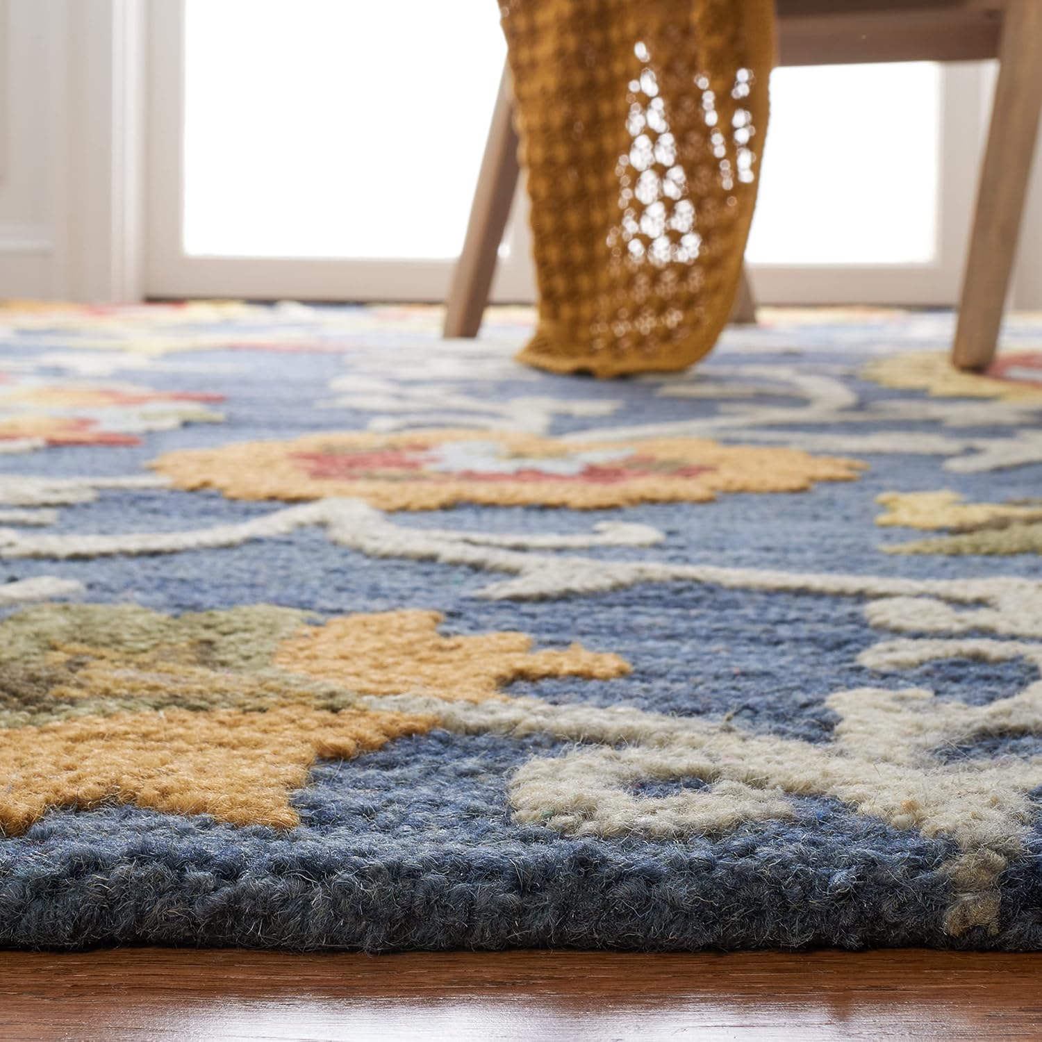 SAFAVIEH Blossom Collection Runner Rug - 2'3" x 6', Navy & Multi, Handmade Wool, Ideal for High Traffic Areas in Living Room, Bedroom (BLM401N)