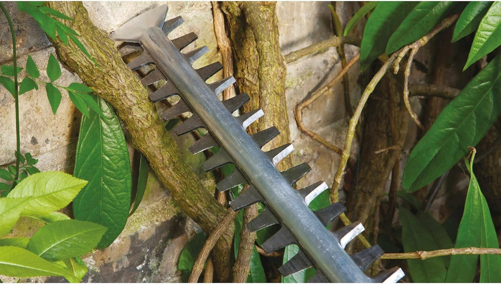 Bosch Home and Garden Hedge Trimmer - AdvancedHedgeCut 65 (500 W, Blade Length: 65 cm, for Large Hedges, Cutting Capacity: 34 mm, in Cardboard) 06008C0801 Green