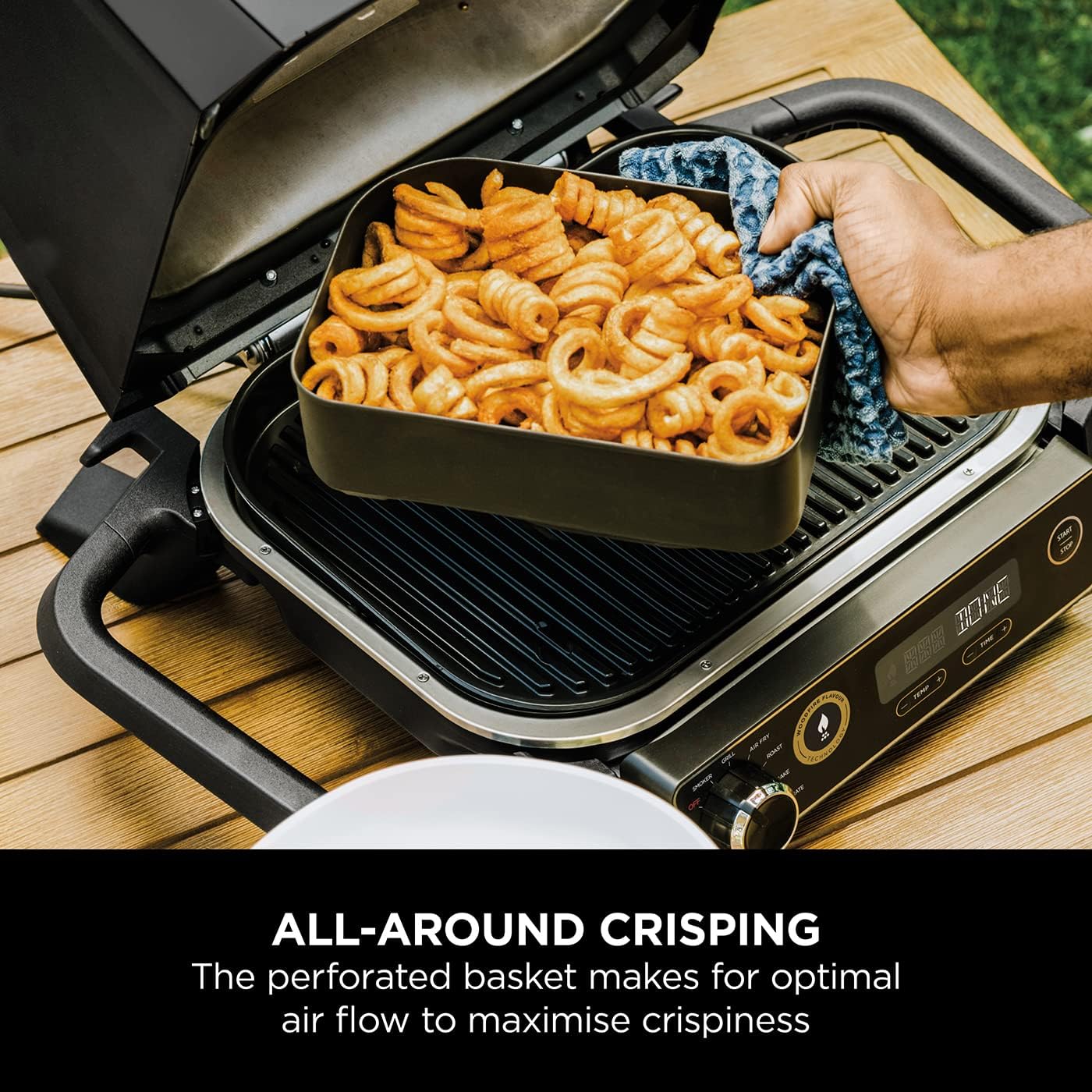 Ninja XSKCRISPBTEUK Woodfire Combo Crisper Basket, Compatible with Ninja Woodfire Electric BBQ Grill (OG700 Series), Half-Width Air Fry Basket, Official Accessory, Black