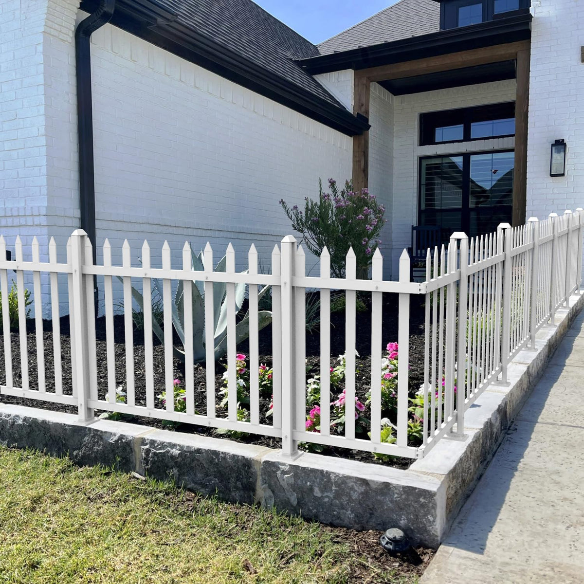 bynbbur 2 panels white picket fence 42" w shown in use