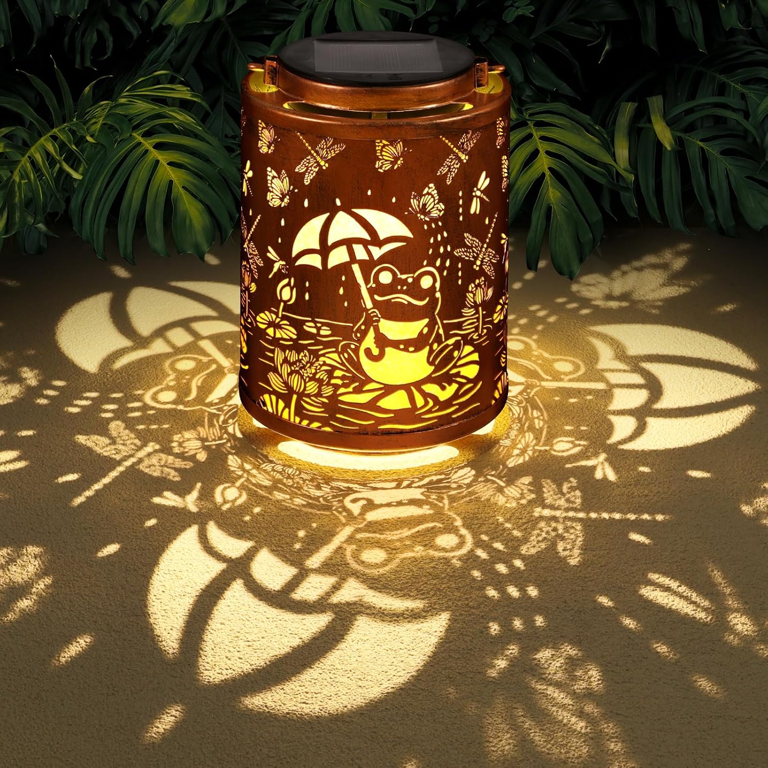 Frogs Solar Lanterns Metal Hanging Garden Decor Birthday Gifts for Women | Solar Lights Waterproof Outdoor Decoration for Outside LED Lanterns for Yard Patio Lawn Gifts for Mon Grandma
