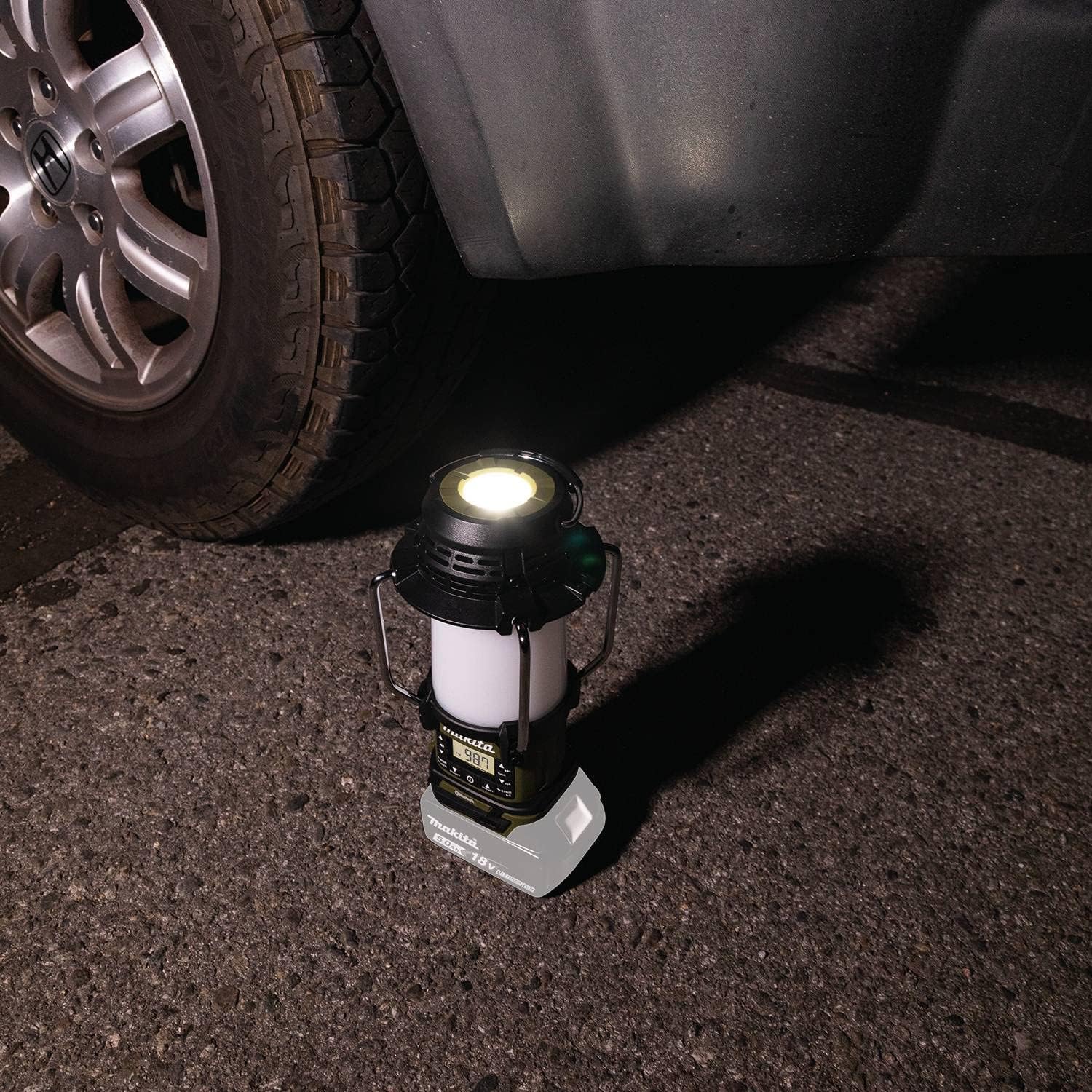 Makita ADRM13 Outdoor Adventure™ 18V LXT® Bluetooth® Radio and L.E.D. Lantern | Bluetooth Radio and L.E.D. Lantern