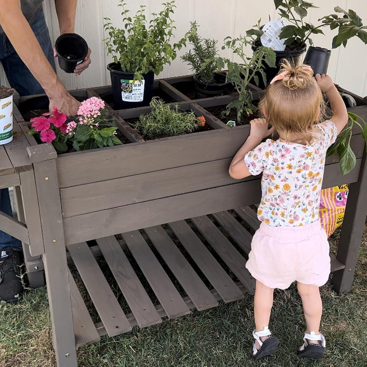 gutinneen raised garden bed mobile outdoor planter box shown in use