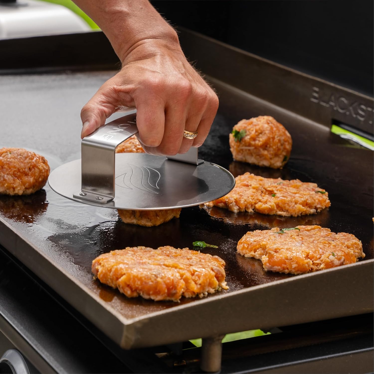 BLACKSTONE Smash & Sear Press – Stainless Steel Burger Smasher | Griddle & Grill Tool, Hamburger & Patty Maker, Panini & Sandwich Press, Meat & Veggie Compatible, Bacon Press