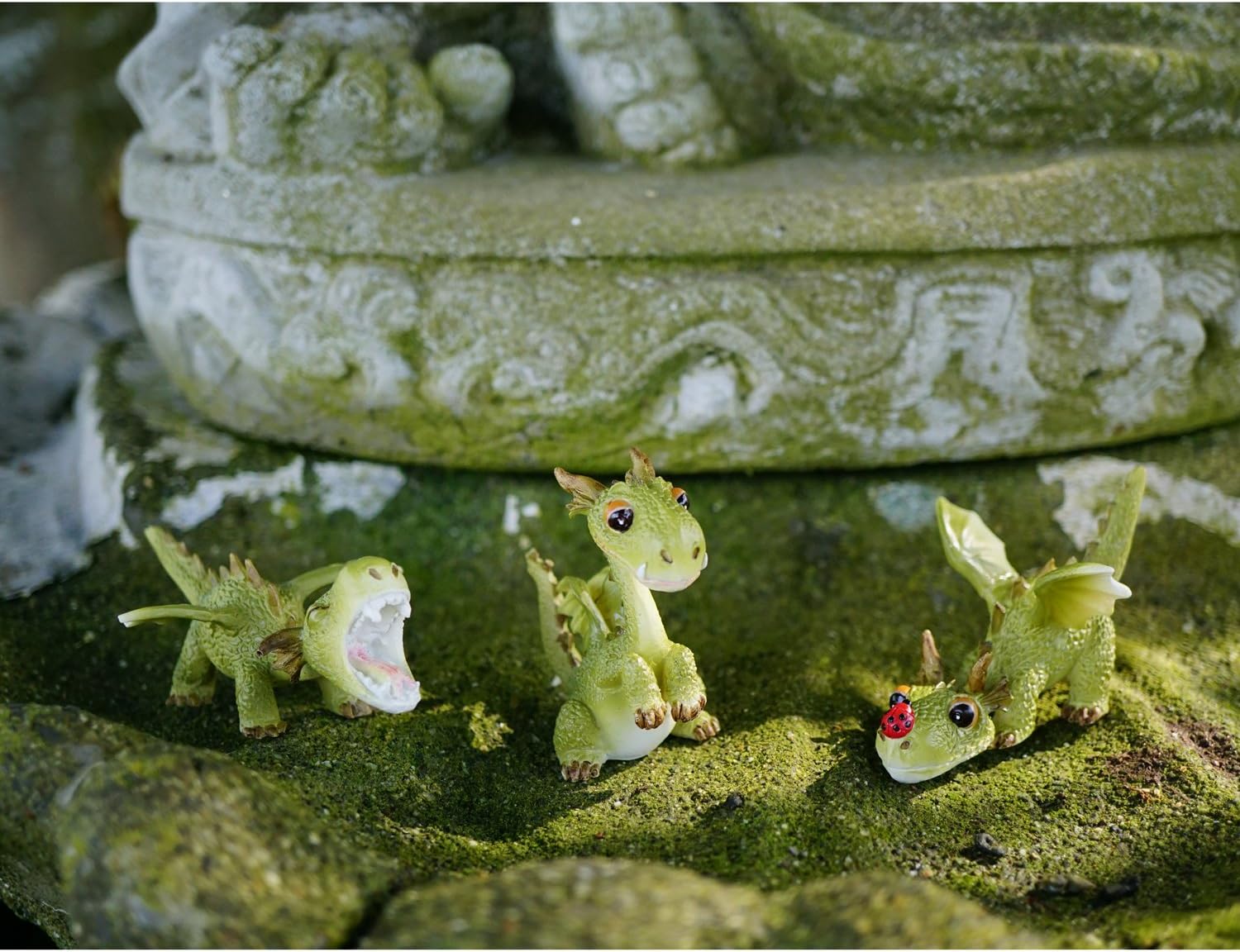 Top Collection 4414 Miniature Fairy Garden & Terrarium Mini Dragon Playing with Ladybug Statue, Small