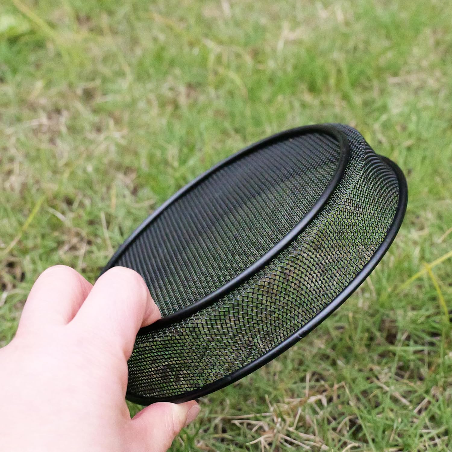 2pcs Metal Round Bird Feeders Tray, Wild Birds Seed Feeder Tray, Bird Mesh Tray Outdoor Accessory for Humming Feeder Station