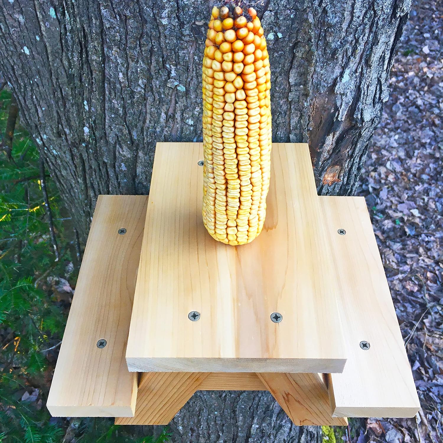 Large Squirrel Picnic Table Feeder - Cedar Squirrel Feeders for Outside Trees, Deck, Fence - Funny Corn Cob Holders, Novelty Hanging Mini Picnic Table for Squirrels, Fun Wooden Chipmunk Bench Platform