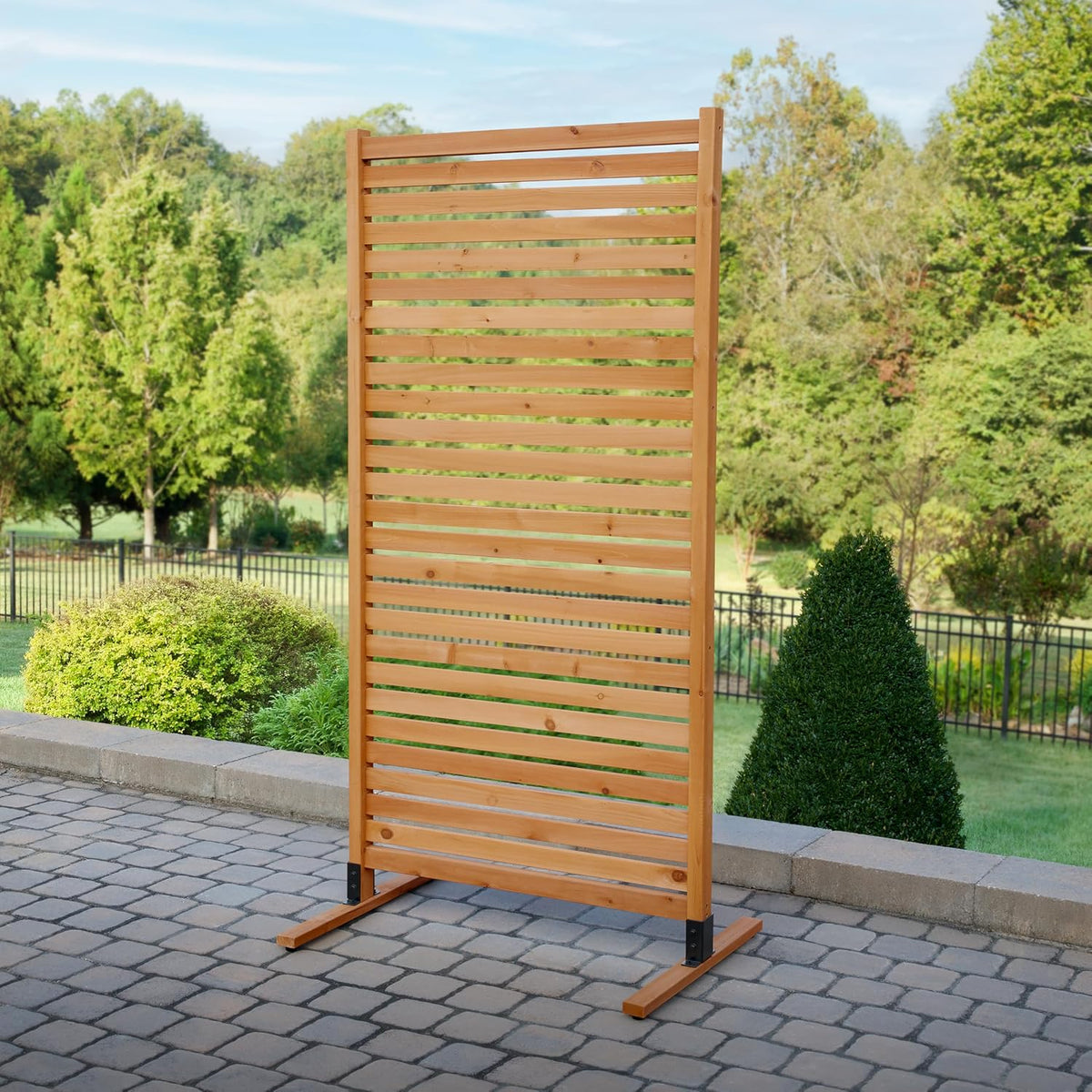 enclo slatted freestanding/surface mounted privacy screen, cedar wood, main product view